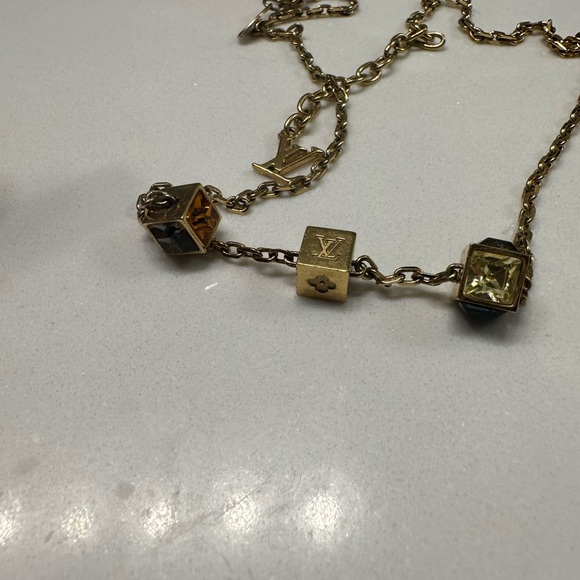 LOUIS VUITTON necklace LV Logo and Cube Swarovski crystals gold - Picture 8 of 15